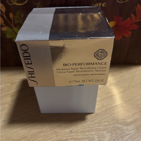 Shiseido Other - Shiseido Bio-Performance Advanced Cream in Gold Packaging